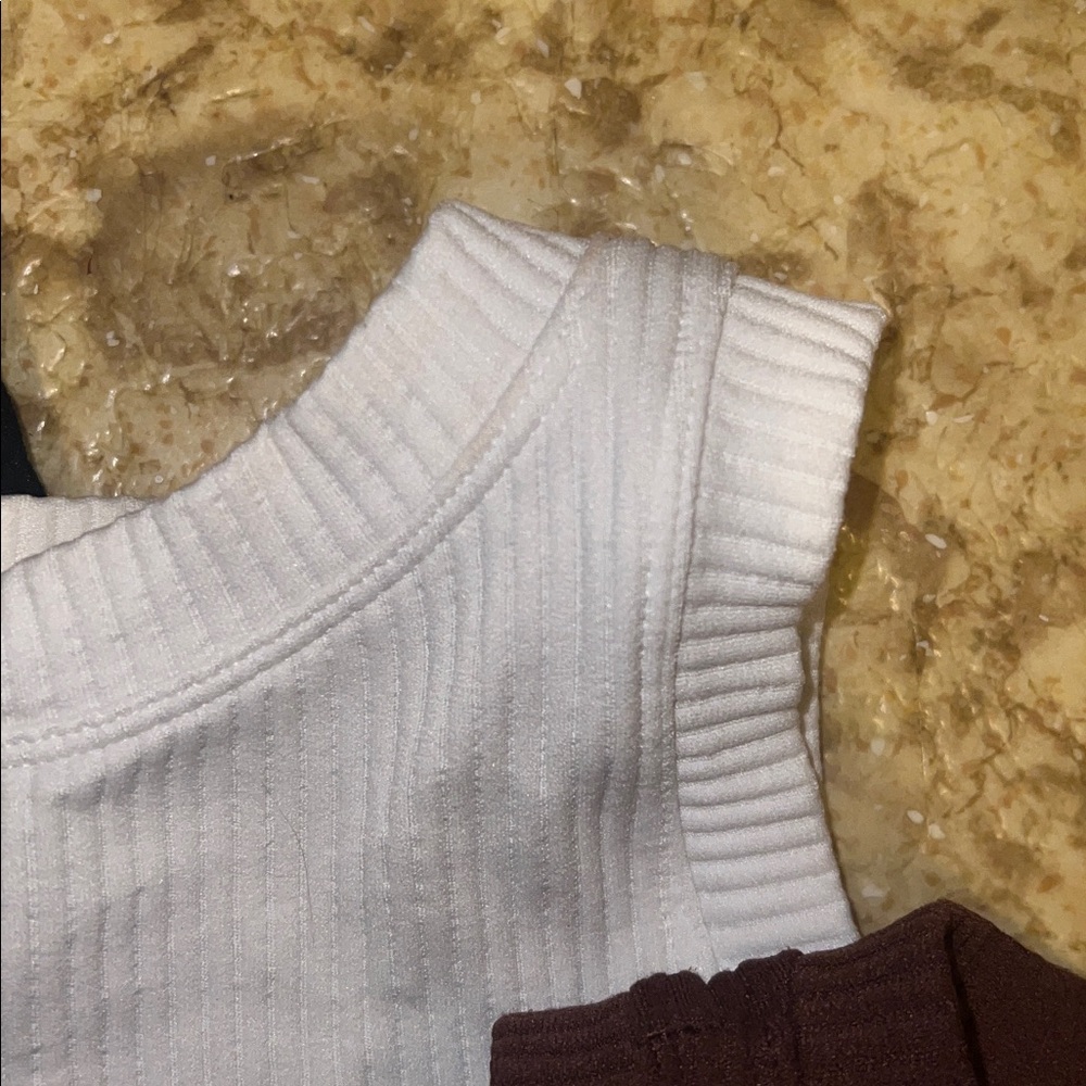 Set of 3 Ribbed Tank Tops - Picture 3 of 3